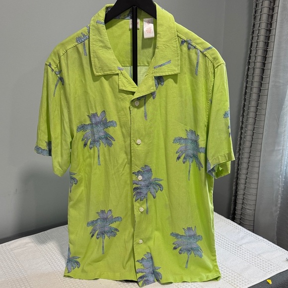 Vibrant Green Palm Tree Men's Casual Shirt - Picture 1 of 6